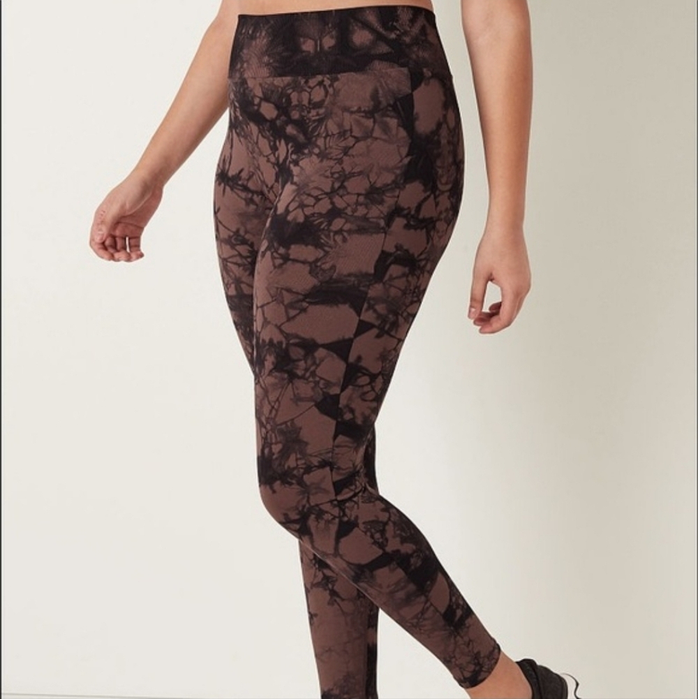 PINK Victoria's Secrets Tie-Dye Leggings